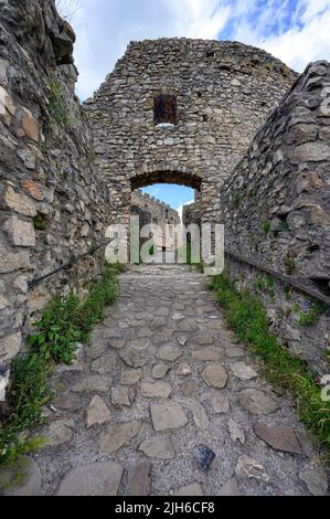 Rovine del castello di Eisenberg vicino Pfronten, Allgaeu, Baviera, Germania Foto Stock