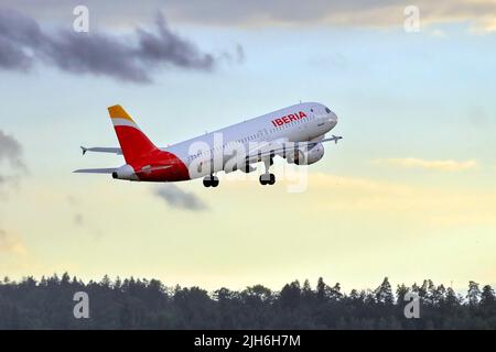 Aircraft Iberia, Airbus A320-200, EC-ILS, Zurich Kloten Foto Stock