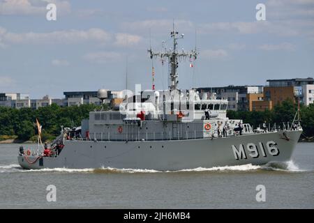 La nave Belga BNS Bellis M916 arriva sul Tamigi a Londra Foto Stock