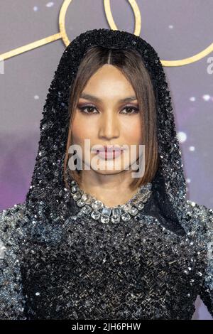 Cast e ospiti partecipano al UK Gala Screening of Eternals al BFI IMAX presentando: Gemma Chan dove: Londra, Regno Unito quando: 27 Ott 2021 Credit: Phil Lewis/WENN Foto Stock