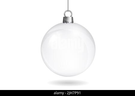 Sfera di natale bianca o argento isolata su sfondo bianco. Sfera con nastro e arco. Nuovo anno giocattolo decorazione. Elemento decorativo per le vacanze. Bianco Foto Stock