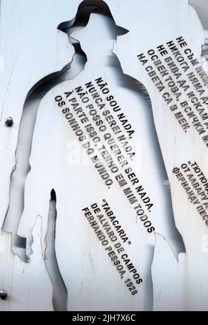 Progetto artistico di poesia Wall-to-Wall 'Unity in Diversity' e poesia portoghese di Fernando Pessoa che presenta il Portogallo a Sofia, Bulgaria, Balcani, UE Foto Stock
