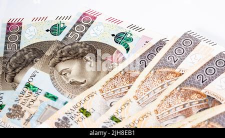 Banconote polacche di grosso taglio, 200 e 500 zlotys. Denaro in valuta polacca. Foto Stock