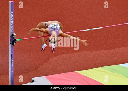 EUGENE, STATI UNITI D'AMERICA - LUGLIO 16: Laura Zialor della Gran Bretagna che gareggia sul salto superiore delle donne durante i campionati mondiali di atletica il 16 luglio 2022 ad Eugene, Stati Uniti (Foto di Andy Astfalck/Agenzia BSR) Foto Stock