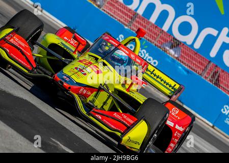 Toronto, ONTARIO, Canada. 16th luglio 2022. DEVLIN Defrancesco (29) (R) di Toronto, Canada viaggia attraverso le curve durante una pratica per l'Honda Indy Toronto per le strade del Toronto Exhibition Place a Toronto ON. (Credit Image: © Walter G. Arce Sr./ZUMA Press Wire) Foto Stock