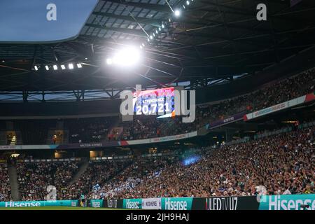 Milton Keynes, Regno Unito. 16th luglio 2022. Milton Keynes, Inghilterra, luglio 16th 2022: I tifosi partecipano 20'721 durante la partita di football del gruppo B UEFA Womens Euro 2022 tra Finlandia e Germania allo Stadio MK di Milton Keynes, Inghilterra. (Daniela Porcelli /SPP) Credit: SPP Sport Press Photo. /Alamy Live News Foto Stock