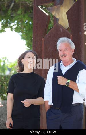 Schengen, Lussemburgo. , . Annalena Baerbock, Jean Asselborn - Credit: SPP Sport Press Photo. /Alamy Live News Foto Stock