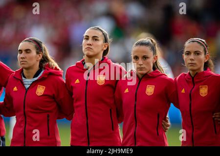 La squadra spagnola è in piedi durante la partita UEFA Women European Championship tra Danimarca Women e Spagna al Brentford Community Stadium di Brentford sabato 16th luglio 2022. (Credit: Federico Maranesi | MI News) Credit: MI News & Sport /Alamy Live News Foto Stock