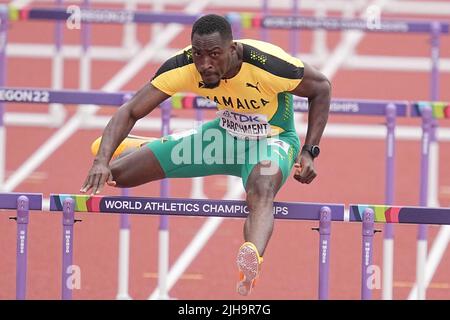 Eugene, Stati Uniti. 16th luglio 2022. Atletica: Campionato del mondo: Hansle Parchment, Giamaica, 110 m ostacoli. Credit: Michael Kappeler/dpa/Alamy Live News Foto Stock