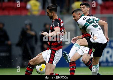 Brasilia, Brasile. 07th Apr 2021. Adrian Martinez do Coritiba, durante la partita tra Flamengo e Coritiba, per il round 17th del Campeonato Brasileiro Serie A 2022 all'Estadio Mane Garrincha, sabato 16. 30761 (Adalberto Marques/SPP) Credit: SPP Sport Press Photo. /Alamy Live News Foto Stock