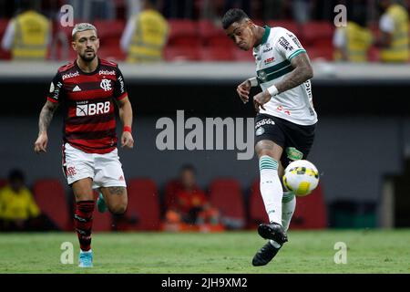 Brasilia, Brasile. 07th Apr 2021. Alef Manga do Coritiba, durante la partita tra Flamengo e Coritiba, per il round 17th del Campeonato Brasileiro Serie A 2022 all'Estadio Mane Garrincha, sabato 16. 30761 (Adalberto Marques/SPP) Credit: SPP Sport Press Photo. /Alamy Live News Foto Stock