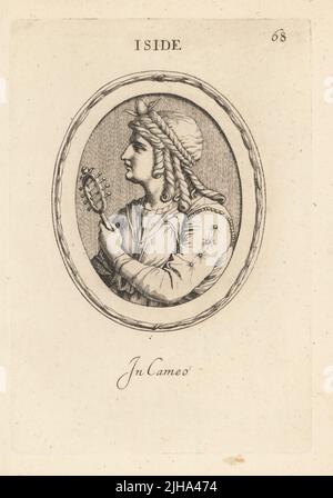 Busto in profilo di Iside, dea in antico egiziano il cui culto si diffuse attraverso il mondo greco-romano. Indossando una corona di fiori nei capelli, tenendo un sistrum, strumento di percussione. Iside. In cameo. Incisione copperplate di Giovanni Battista Galestruzzi dopo Leonardo Agostini di Gemmae et Sculpturae Antiquae Depitti ab Leonardo Augustino Senesi, Abraham Blooteling, Amsterdam, 1685. Foto Stock