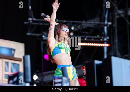 Parigi, Francia. 16th luglio 2022. LOLLAPALOOZA PARIS - 16 LUGLIO: Anitta sulla tappa 'LOLLAPALOOOZA PARIS' il 16 luglio 2022 all'Ippodromo ParisLongchamp di Parigi, Francia. (Foto di Lyvans Boolaky/ÙPtertainment/Sipa USA) Credit: Sipa USA/Alamy Live News Foto Stock