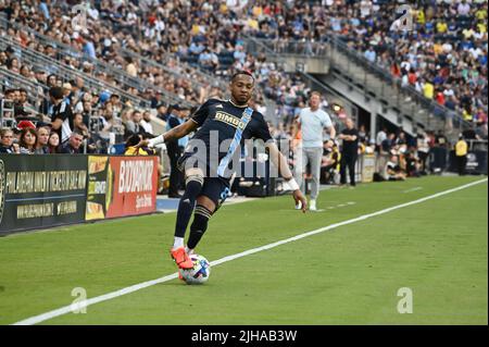 Chester, Pennsylvania, Stati Uniti. 16 luglio 2022: 16 luglio 2022, Chester PA-Philadelphia Union player, JOSE MARTINEZ (8)(27) spingendo la palla in campo contro la Rivoluzione a Subaru Park (Credit Image: © Ricky Fitchett/ZUMA Press Wire) Credit: ZUMA Press, Inc./Alamy Live News Foto Stock