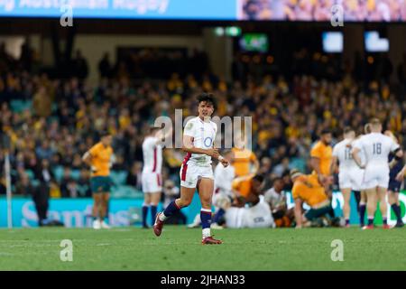 SYDNEY, AUSTRALIA - LUGLIO 16: Marcus Smith guarda verso la folla durante il gioco tre della serie International Test Match tra i wallaby australiani e l'Inghilterra al SCG il 16 luglio 2022 a Sydney, Australia Credit: IOIO IMAGES/Alamy Live News Foto Stock