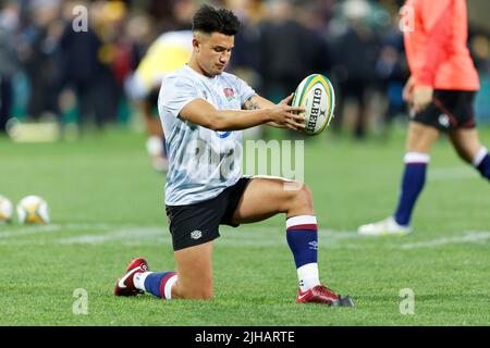 SYDNEY, AUSTRALIA - LUGLIO 16: Marcus Smith of England pratica calci obiettivi prima del gioco tre della serie International Test Match tra la wallaby australiana e l'Inghilterra al SCG il 16 luglio 2022 a Sydney, Australia credito: IOIO IMAGES/Alamy Live News Foto Stock