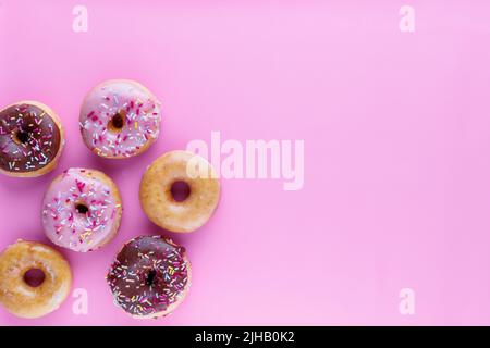 Krispy Kreme arrangiamento piatto ciambella/ciambella Foto Stock