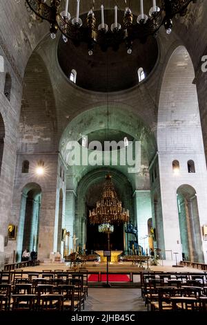 Perigueux, Francia - 29 aprile 2022: Interno Saint-Front Cattedrale di Perigueux regione della Dordogna nel sud-ovest della Francia Foto Stock