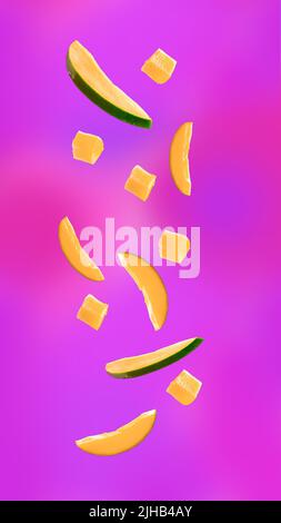 Fettine di mango cadenti su sfondo neon. Atmosfera da club e feste Foto Stock