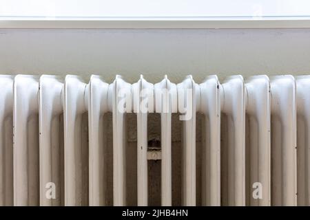 radiatore domestico in ghisa per uso di fondo Foto Stock