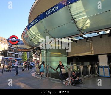 Stazione della metropolitana Southwark, London Underground Transport, South London, trasporto integrato nel centro città, Inghilterra, Regno Unito Foto Stock