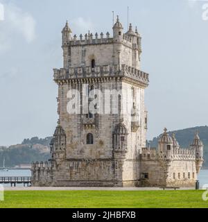 La Torre di Belem sul fiume Tago a Lisbona, Portogallo Foto Stock