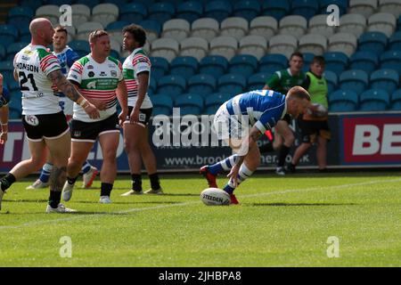 Halifax, Regno Unito. 17th luglio 2022. Prova Halifax durante la partita del campionato Betfred tra la RLFC di Halifax e Workington Town allo Shay Stadium, Halifax, Regno Unito, il 17 luglio 2022. Foto di Simon Hall. Solo per uso editoriale, licenza richiesta per uso commerciale. Nessun utilizzo nelle scommesse, nei giochi o nelle pubblicazioni di un singolo club/campionato/giocatore. Credit: UK Sports Pics Ltd/Alamy Live News Foto Stock