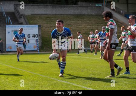 Halifax, Regno Unito. 17th luglio 2022. Prova Halifax durante la partita del campionato Betfred tra la RLFC di Halifax e Workington Town allo Shay Stadium, Halifax, Regno Unito, il 17 luglio 2022. Foto di Simon Hall. Solo per uso editoriale, licenza richiesta per uso commerciale. Nessun utilizzo nelle scommesse, nei giochi o nelle pubblicazioni di un singolo club/campionato/giocatore. Credit: UK Sports Pics Ltd/Alamy Live News Foto Stock