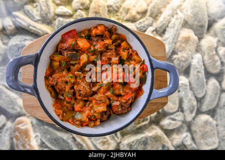 Ratatouille vegetariana con polpette, cibo sano Foto Stock