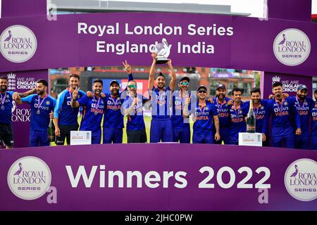 Manchester, Regno Unito. 17th luglio 2022. Il team indiano ha revocato il trofeo Royal London Series a Manchester, Regno Unito il 7/17/2022. (Foto di Conor Molloy/News Images/Sipa USA) Credit: Sipa USA/Alamy Live News Foto Stock