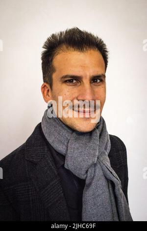 Gaspard Gantzerm è un alto funzionario, politico e leader d'affari francese. Studente dell'ENA, ha ricoperto per la prima volta diverse cariche presso il municipio di Parigi dal 2014 al 2017, è stato consigliere responsabile delle relazioni con la stampa, capo del dipartimento di comunicazione alla presidenza della Repubblica francese, con il francese Hollande. Primo attivista del Partito Socialista (PS), si allontanò dal 2017 per unirsi a la République en Marche (LREM) nel 2020. Francia. Foto Stock