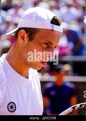 AMERSFOORT, PAESI BASSI - LUGLIO 17: Tallon Griekspoor dei Paesi Bassi durante la finale Men's Singles del Van Mossel Kia Dutch Open all'ALTA tennisground il 17 Luglio 2022 ad Amersfoort, Paesi Bassi (Foto di Rene Nijhuis/BSR Agency) Foto Stock