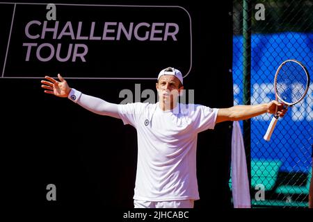 AMERSFOORT, PAESI BASSI - LUGLIO 17: Tallon Griekspoor dei Paesi Bassi reagisce durante la finale Men's Singles del Van Mossel Kia Dutch Open all'ALTA tennisground il 17 Luglio 2022 ad Amersfoort, Paesi Bassi (Foto di Rene Nijhuis/BSR Agency) Foto Stock