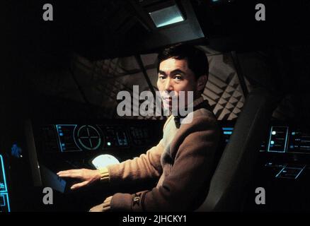 GEORGE TAKEI COMM (H) di Sulu, STAR TREK V: il Final Frontier, 1989 Foto Stock