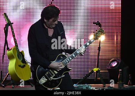 Roma, Italia. 17th luglio 2022. Simple Minds durante il 40 Years of Hits Tour, 17th luglio 2022, presso l'Auditorium Parco della Musica di Roma. Credit: Independent Photo Agency/Alamy Live News Foto Stock