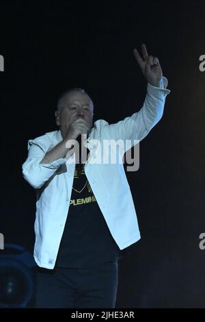 Roma, Italia. 17th luglio 2022. Simple Minds durante il 40 Years of Hits Tour, 17th luglio 2022, presso l'Auditorium Parco della Musica di Roma. Credit: Independent Photo Agency/Alamy Live News Foto Stock