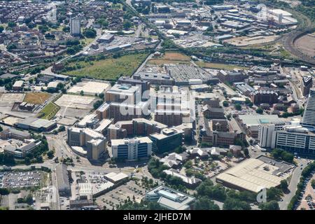 Una fotografia aerea del Leeds City Centre, West Yorkshire, Northern England, UK che mostra l'area di sviluppo di Holbeck Foto Stock