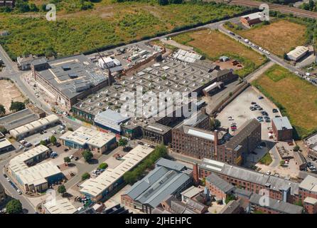 Una fotografia aerea del Leeds City Centre, West Yorkshire, Northern England, UK che mostra l'area di sviluppo di Holbeck e South Bank e Temple Mill Foto Stock