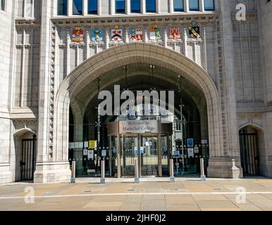 Aberdeen, Scozia, Regno Unito – Giugno 26 2022. L'ingresso al Marischal College nella città di Aberdeen Foto Stock