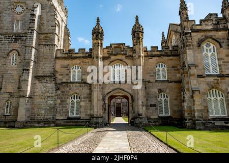 Aberdeen, Scozia, Regno Unito – Giugno 26 2022. L'ingresso al Kings College nella città di Aberdeen, Scozia Foto Stock