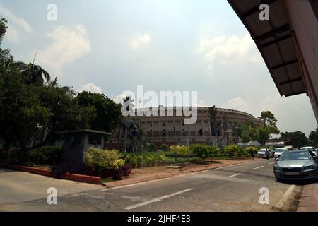 New Delhi, Nuova Delhi, India. 18th luglio 2022. Parlamento Casa il primo giorno del parlamento sessione di mansone a Nuova Delhi, India, il Lunedi, (Credit Image: © Ravi Batra/ZUMA Press Wire) Foto Stock