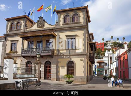 Municipio con tradizionali balconi in legno, Teror, Grand Canary, Isole Canarie, Spagna, Europa Foto Stock