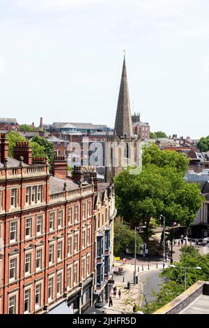 Vista su Wheeler Gate dal tetto del Pearl Assurance Building a Nottingham City, Nottinghamshire Inghilterra UK Foto Stock