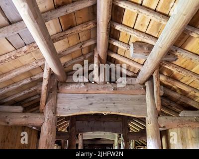 Una replica Viking lunga casa a Haroldswick su Unst, Shetland, Scozia, Regno Unito. Foto Stock