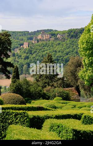 Giardini Marquyssac vicino Beynac lungo il fiume Dordogna nella regione del Perdigord in Francia Foto Stock
