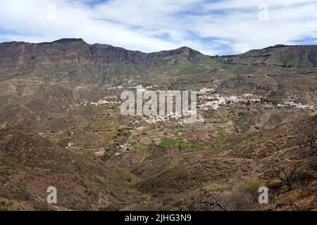 Vista sul villaggio di montagna Tejeda, Grand Canary, Isole Canarie, Spagna, Europa Foto Stock