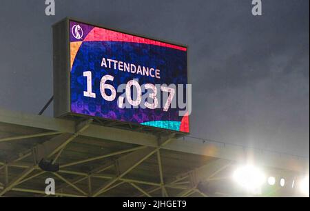 Brentford, Regno Unito. 12th luglio 2022. Partecipazione di 16.037 durante la partita di gruppo UEFA Women's Euro 2022 tra Germania e Spagna, Brentford Community Stadium, Brentford, Inghilterra, 12.07.2022 - la foto è per uso stampa; foto & copyright © by STANLEY Anthony ATP Images (STANLEY Anthony/ATP/SPP) Credit: SPP Sport Press Photo. /Alamy Live News Foto Stock