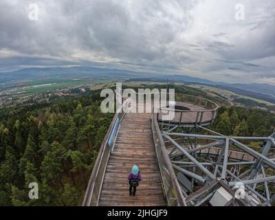 Vista della torre di Lookout a Bojnice, Slovacchia Foto Stock