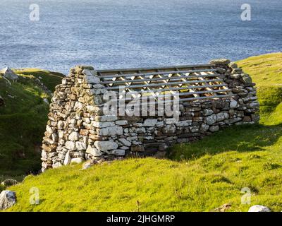 Mulini ad acqua orizzontali della metà del 19th secolo a Huxter sulle Shetland di Mainland, Scozia, Regno Unito. Foto Stock