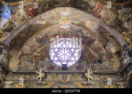 Interno della bella San Nicolas de Bari e San Pedro Martir, una chiesa in stile gotico valenciano RC, conosciuta come la Cappella Sistina di Valenca, in Spagna Foto Stock